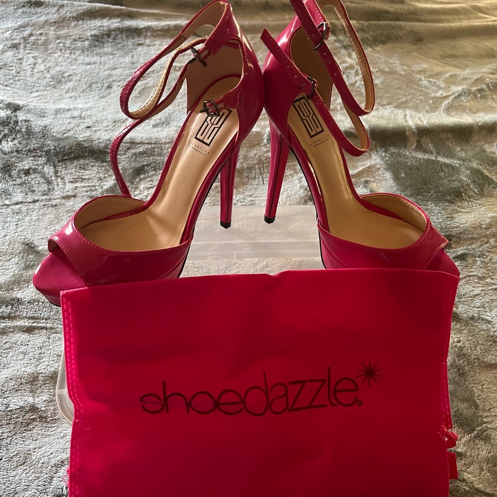 Fuchsia pink Shoe Dazzle heels-never worn